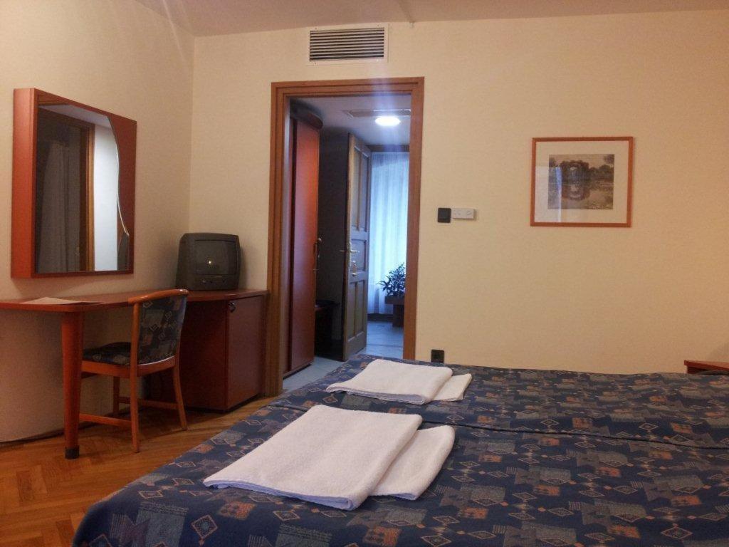 Fenyves Hotel Bekescsaba Exteriér fotografie